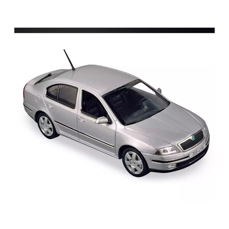 Skoda Octavia Berline - Argente 1/43 - Norev