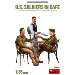 US Soldiers in Café 1/35 - Miniart