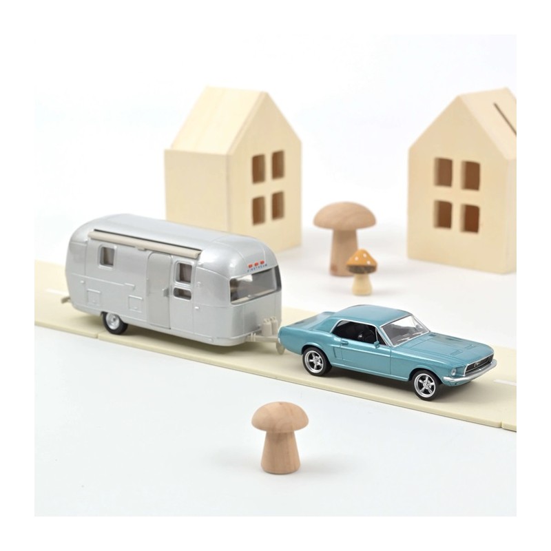 Ford Mustang 1968 Bleu métallisé et Caravane Airstream Jet-car 1/43 - Norev