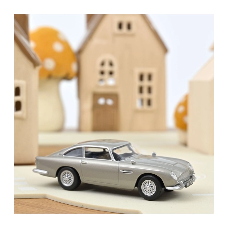 Aston Martin DB5 1963 Gris Bouleau Argenté Jet-car 1/43 - Norev