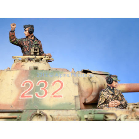 WSS Panzer Commander Set (2 Figures) 1/35